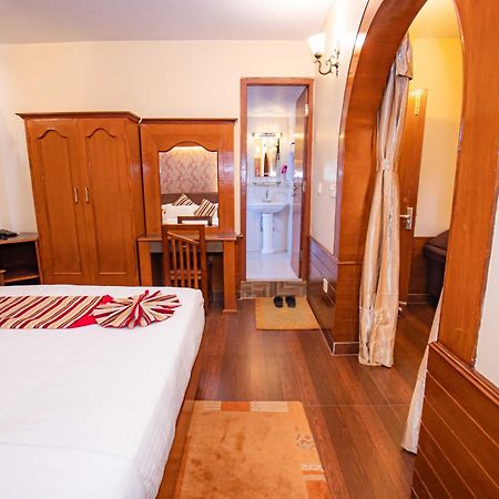 Hotel Crystal Palace Pokhara Eksteriør billede