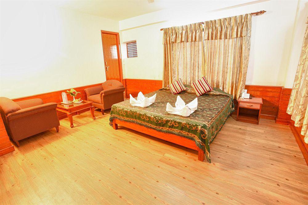 Hotel Crystal Palace Pokhara Eksteriør billede