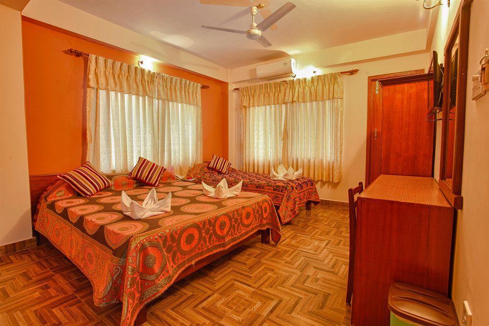 Hotel Crystal Palace Pokhara Eksteriør billede