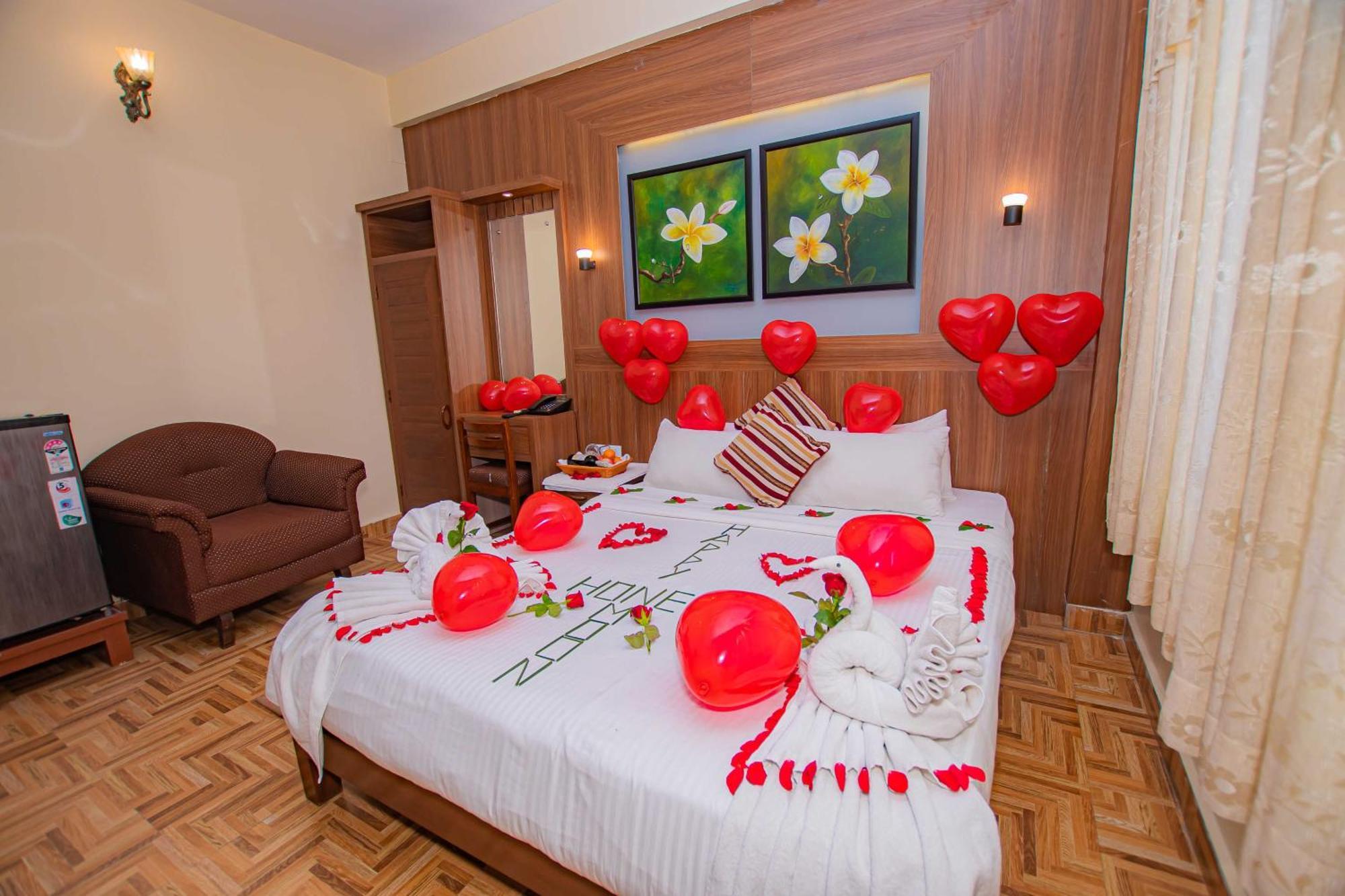 Hotel Crystal Palace Pokhara Eksteriør billede