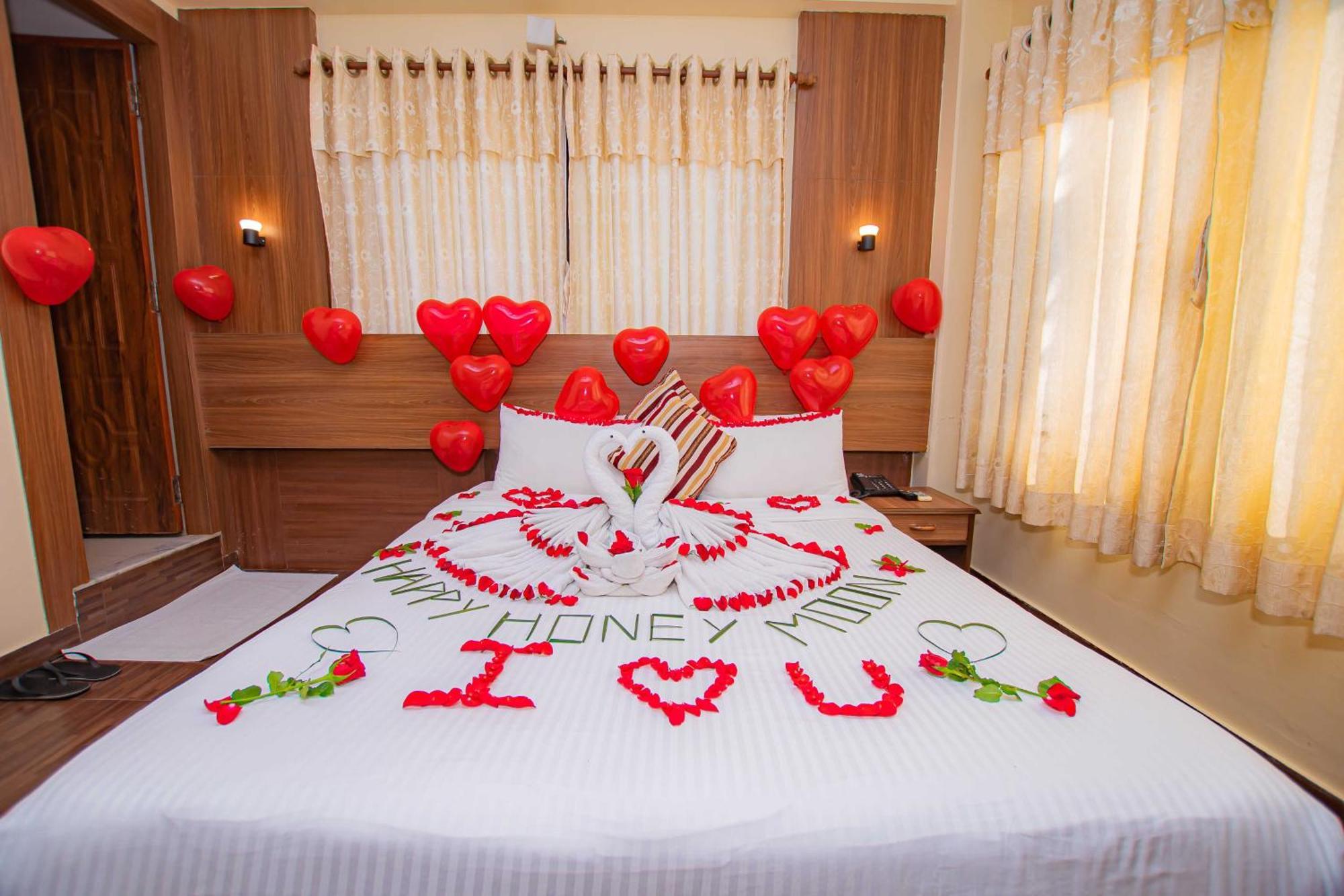 Hotel Crystal Palace Pokhara Eksteriør billede