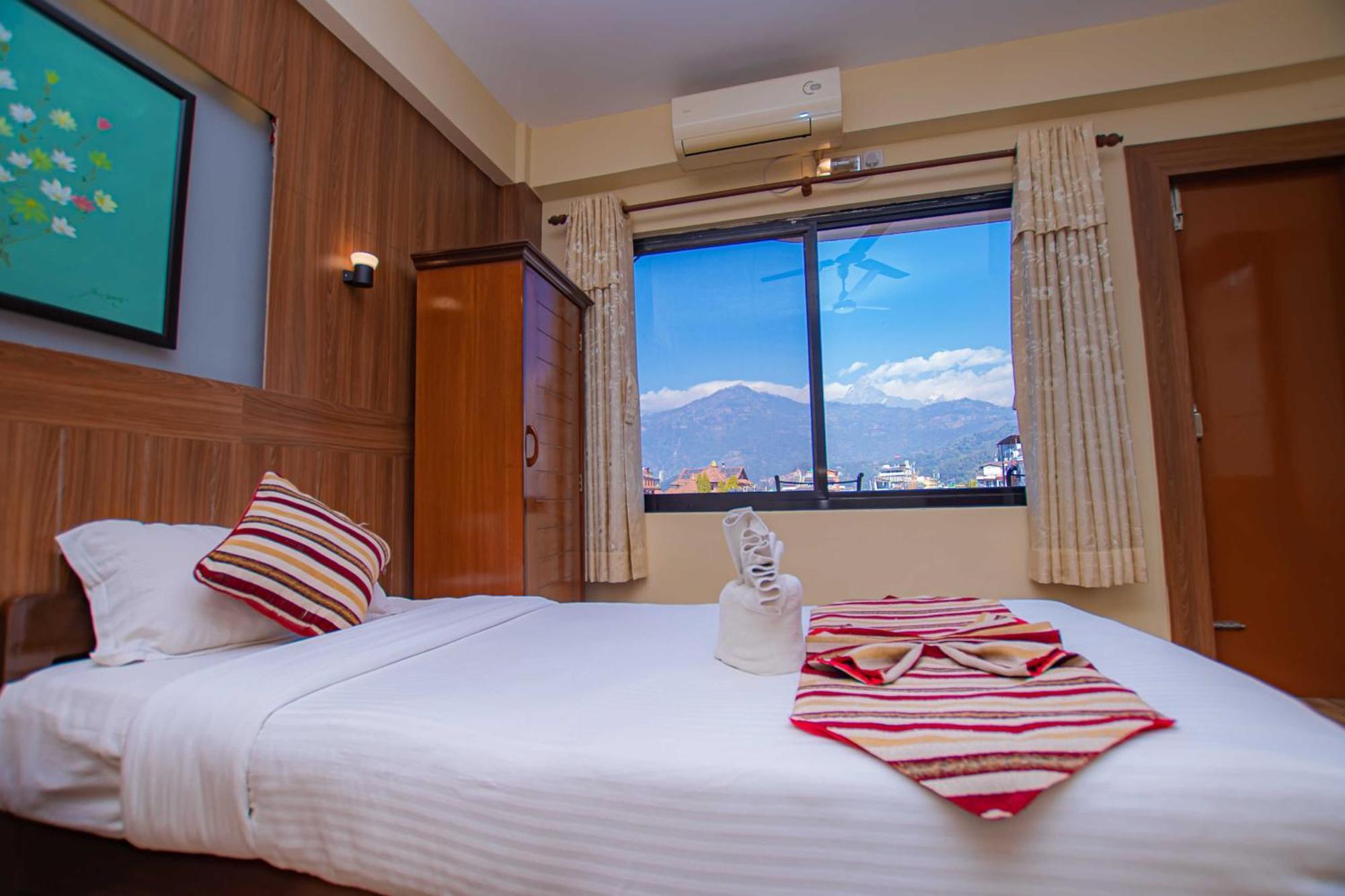 Hotel Crystal Palace Pokhara Eksteriør billede