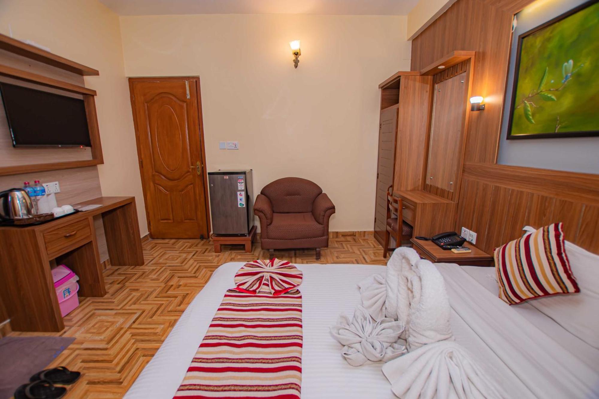 Hotel Crystal Palace Pokhara Eksteriør billede