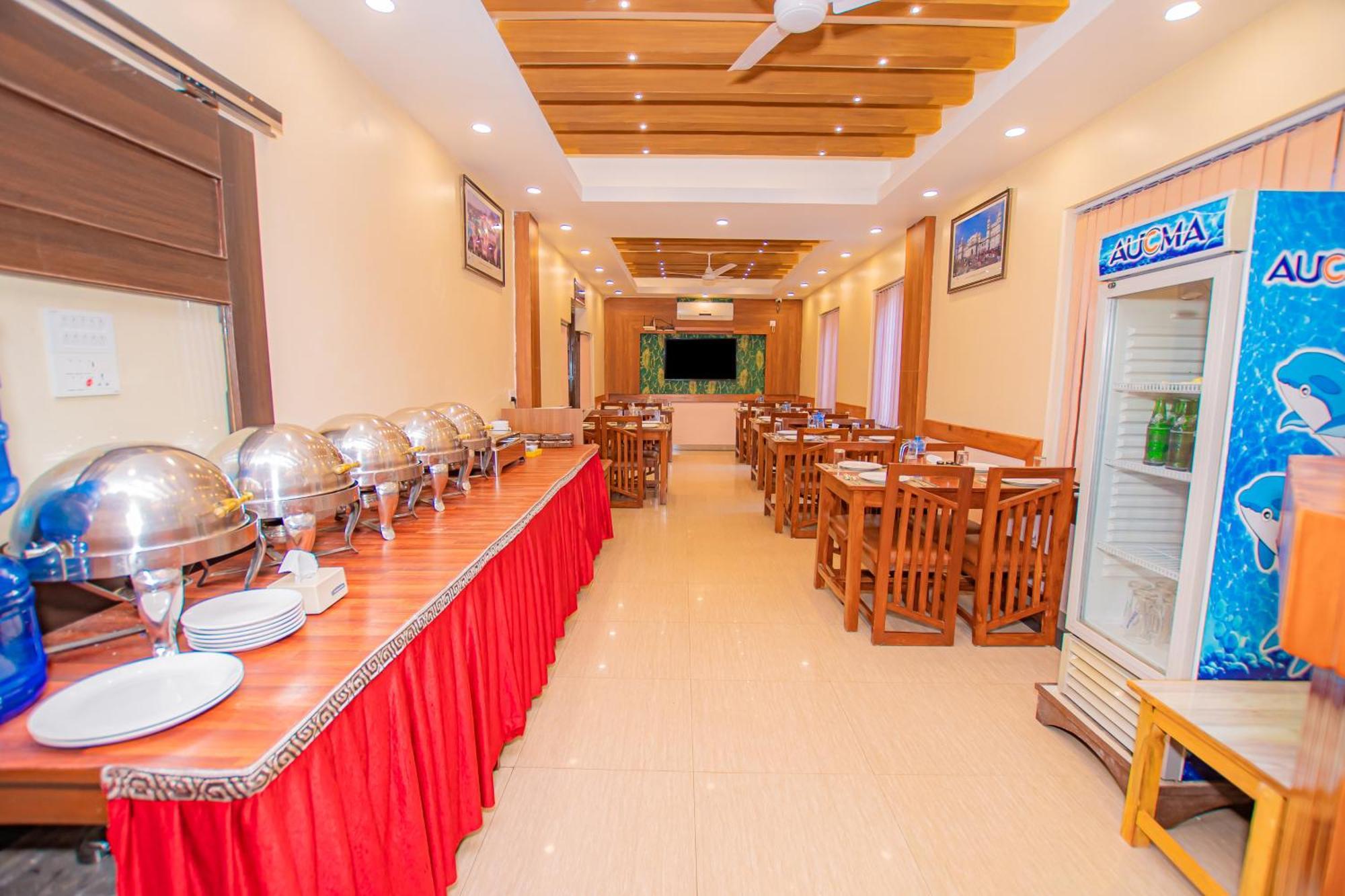 Hotel Crystal Palace Pokhara Eksteriør billede