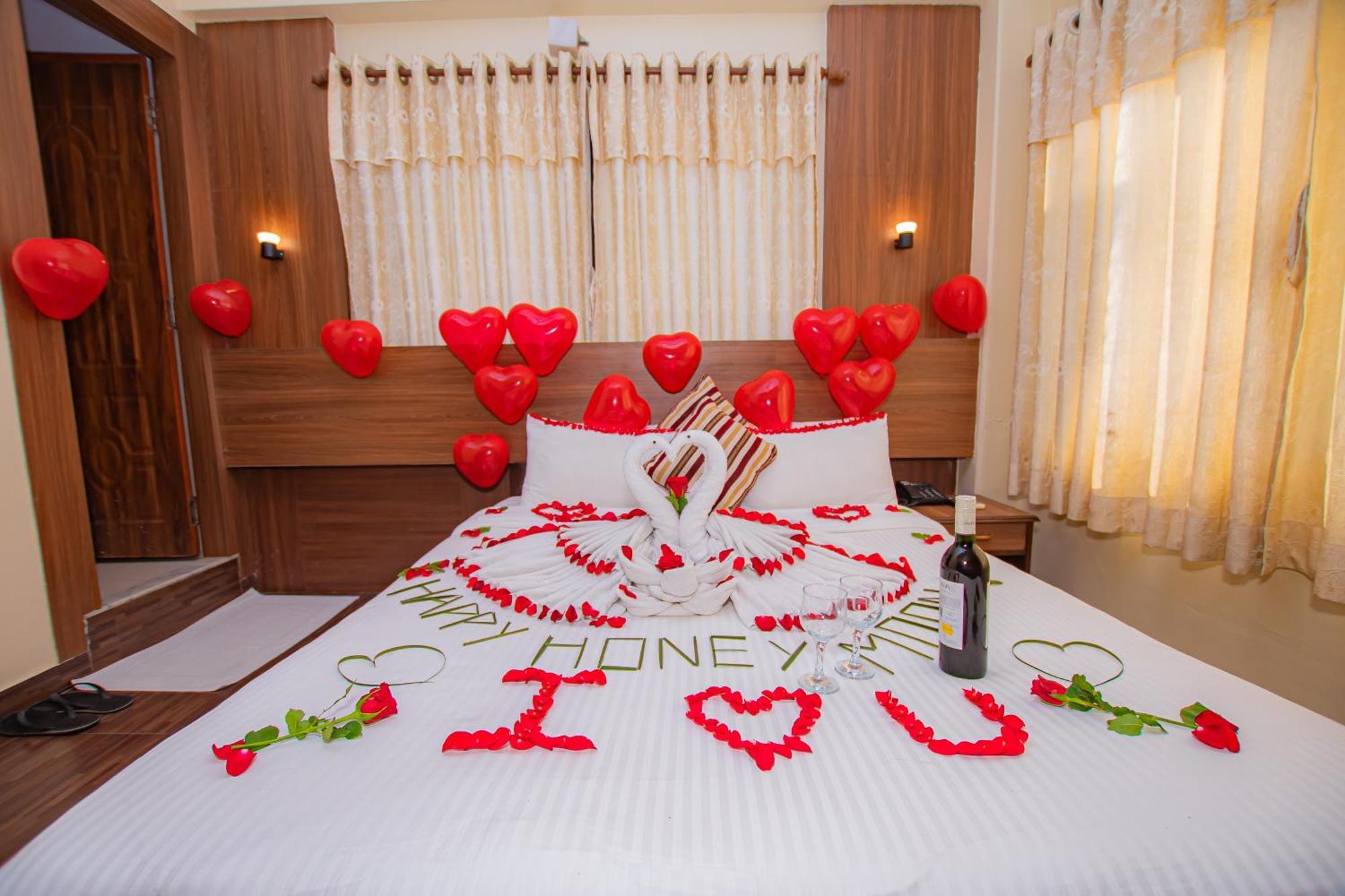 Hotel Crystal Palace Pokhara Eksteriør billede